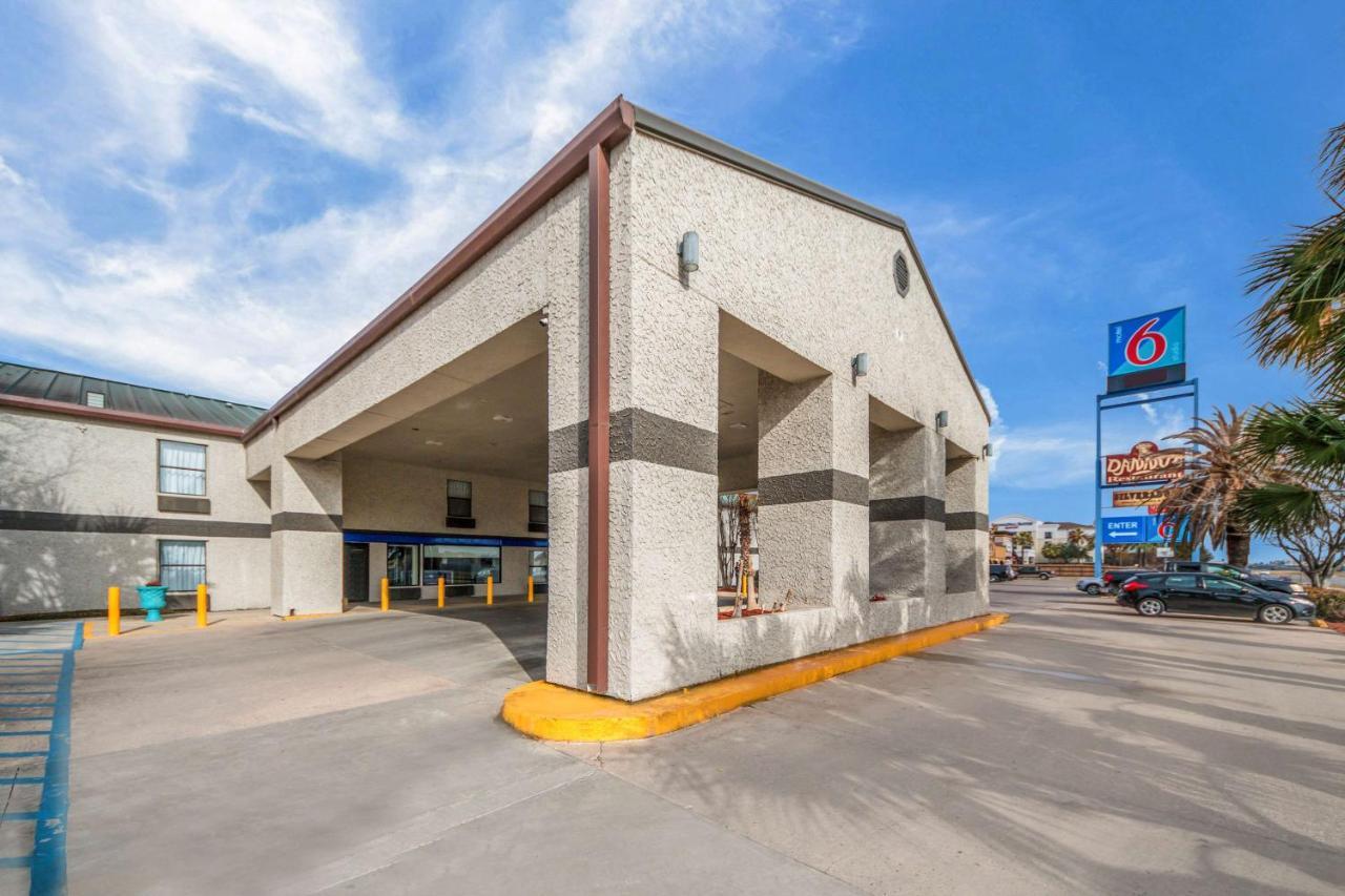 Motel 6-Laredo, Tx - North I-35 Exterior photo