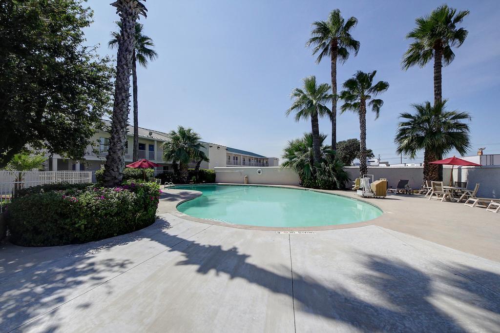 Motel 6-Laredo, Tx - North I-35 Exterior photo